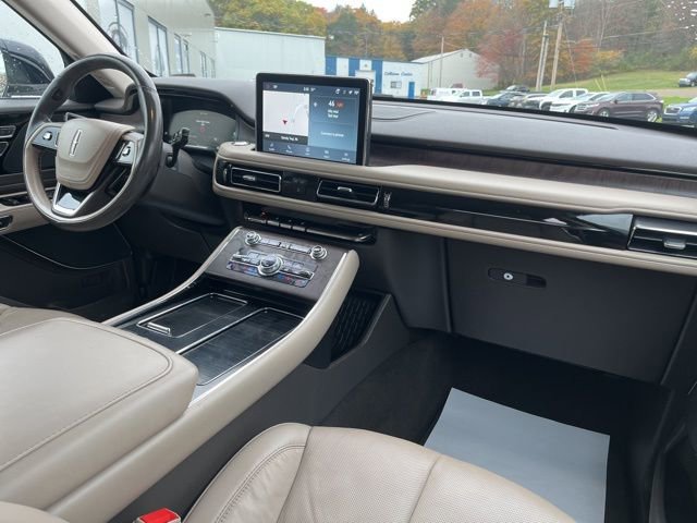 Used 2023 Lincoln Aviator Reserve w/ Equipment Group 201A image 16