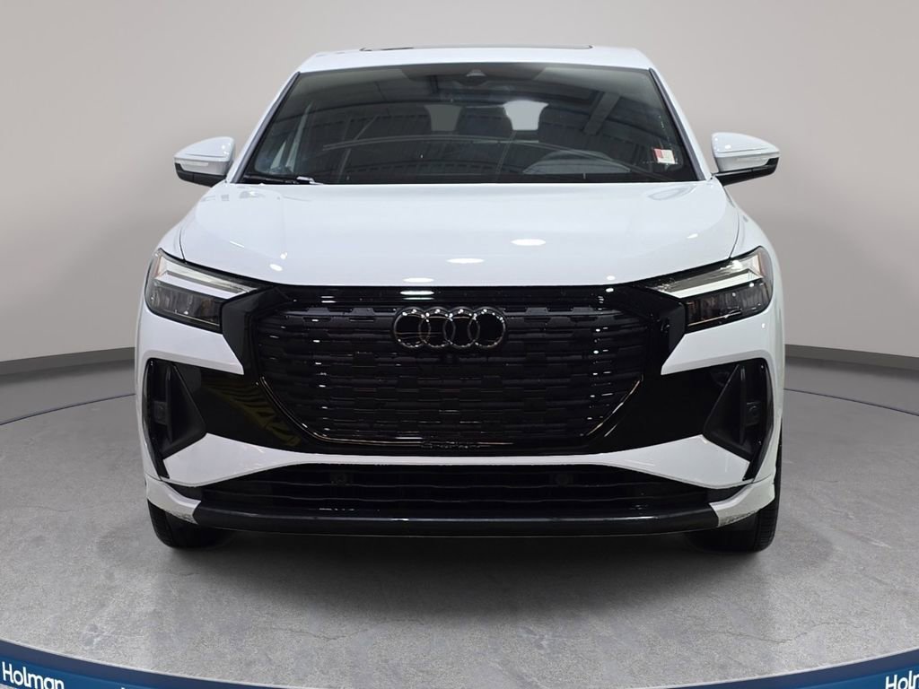 Used 2025 Audi Q4 e-tron Premium Plus w/ Premium Plus AWD/4WD image 3