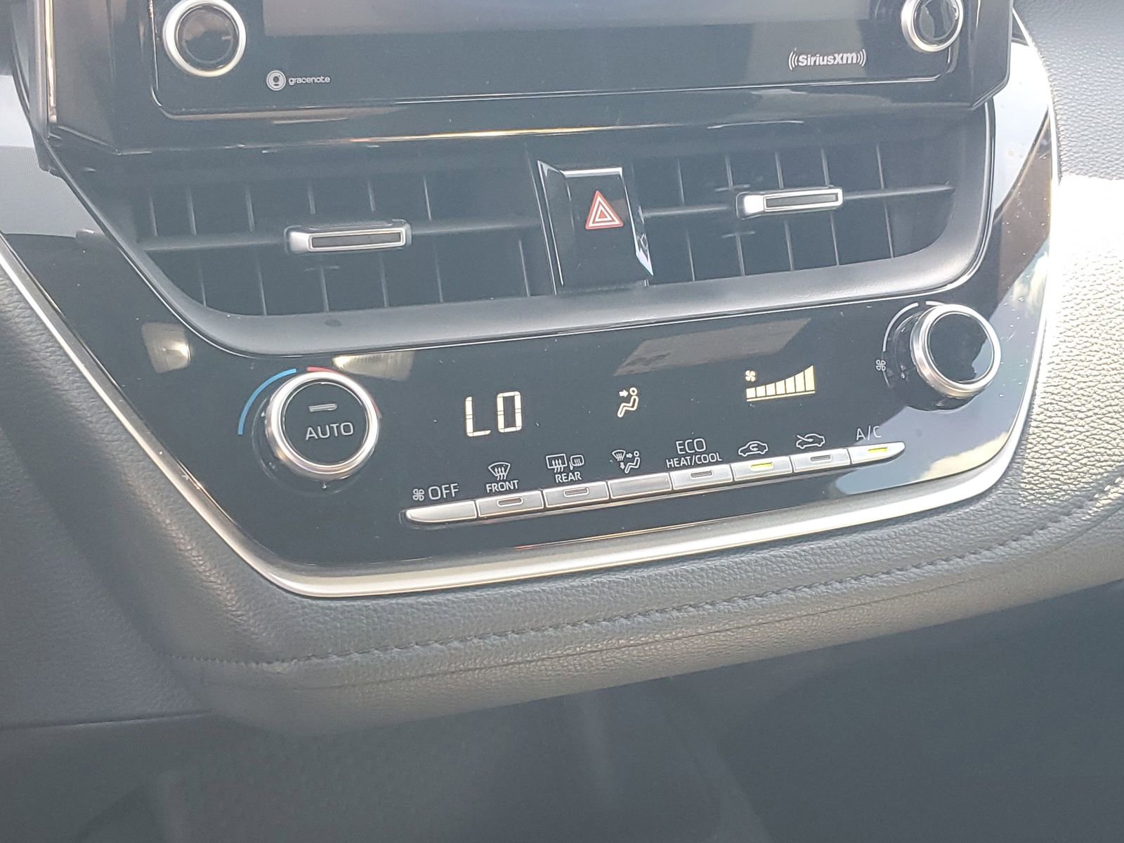 Used 2022 Toyota Corolla SE FWD image 23