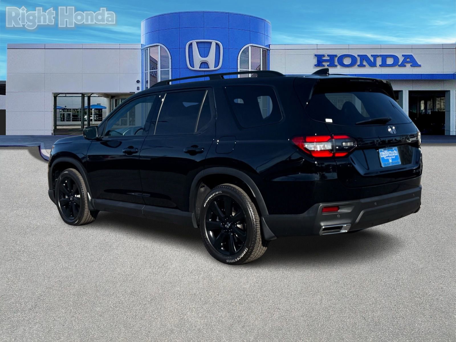 Certified 2025 Honda Pilot Black Edition image 5
