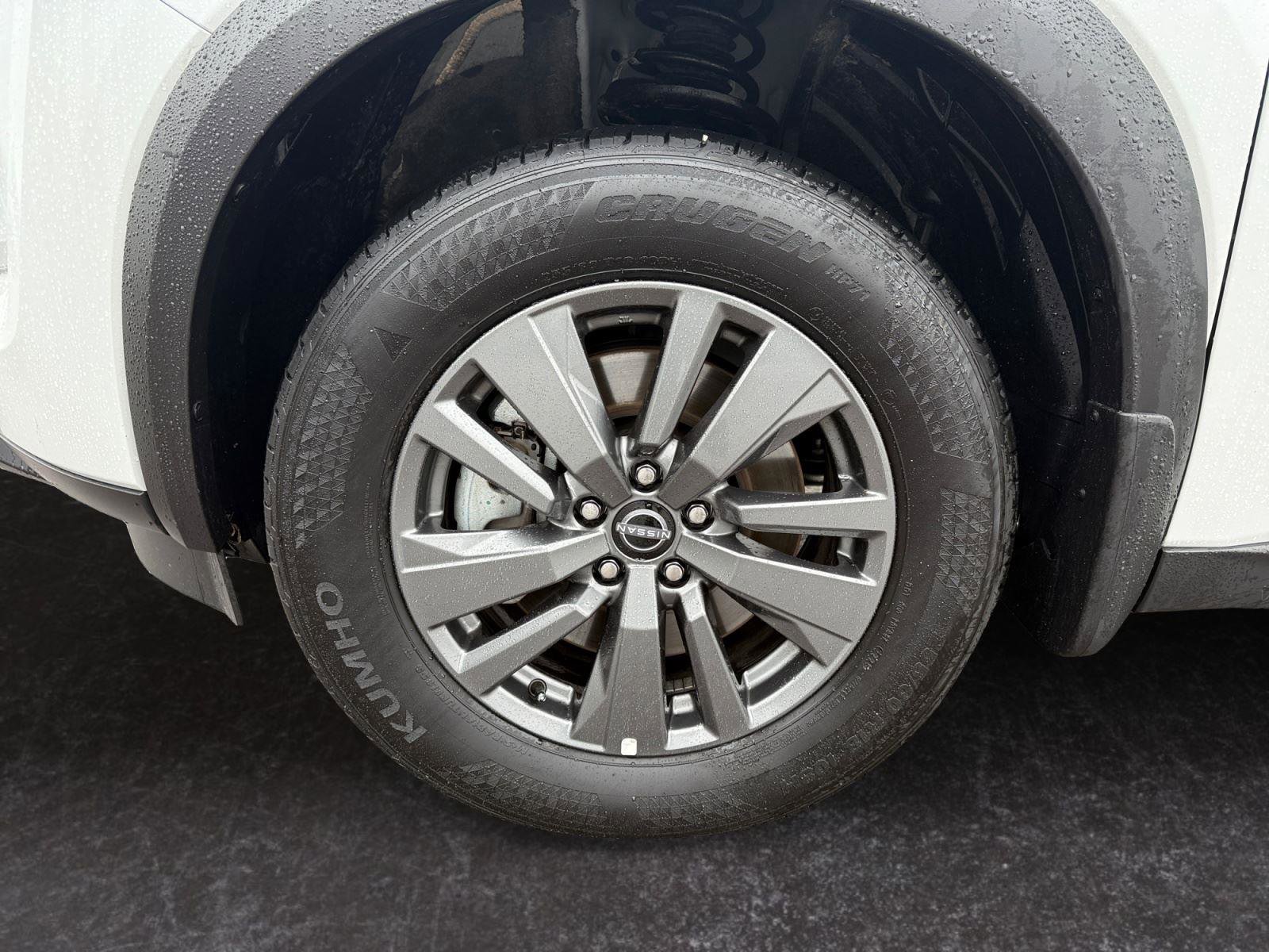 Used 2025 Nissan Pathfinder SV w/ Cargo Package image 28