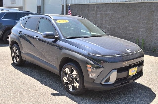 Used 2024 Hyundai Kona SEL AWD/4WD image 2