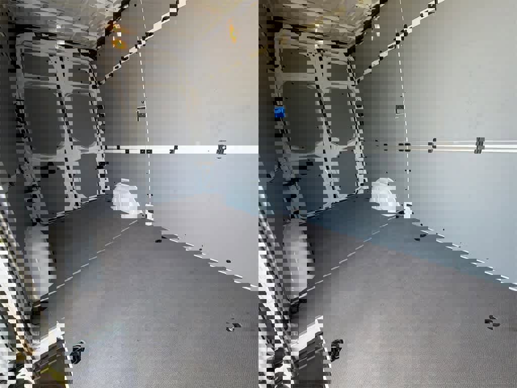 Used 2025 Mercedes-Benz Sprinter 2500 image 15