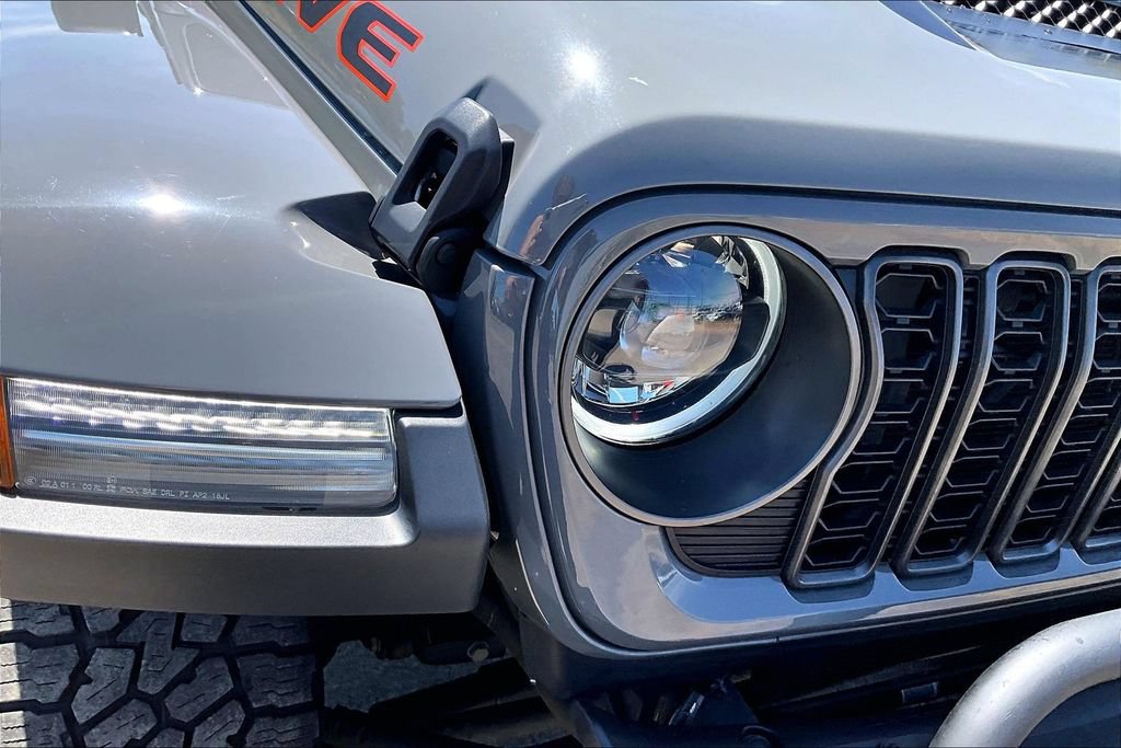 Used 2023 Jeep Gladiator Mojave w/ LED Lighting Group AWD/4WD image 26