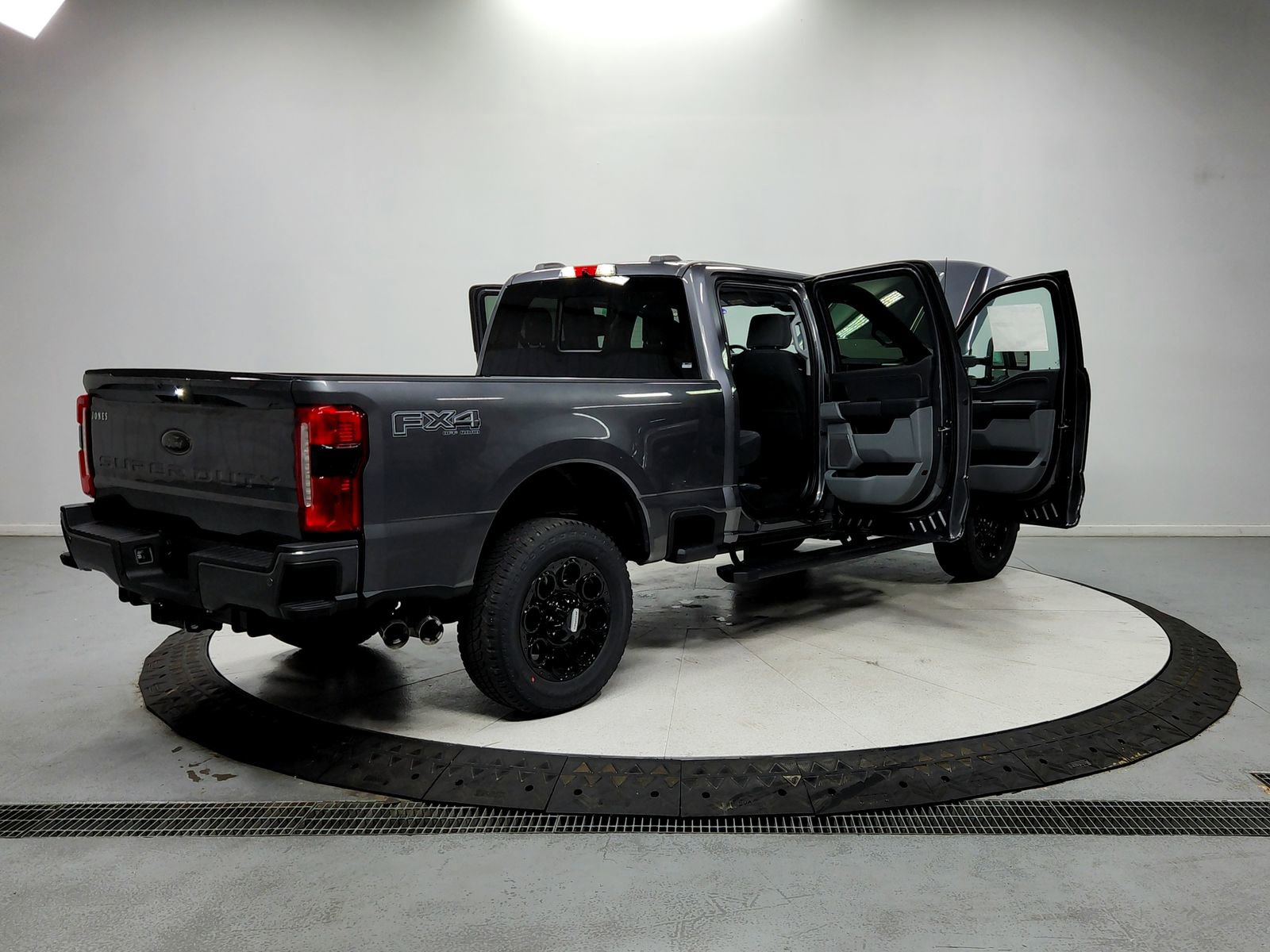 New 2026 Ford F250 XLT w/ XLT Premium Package image 15