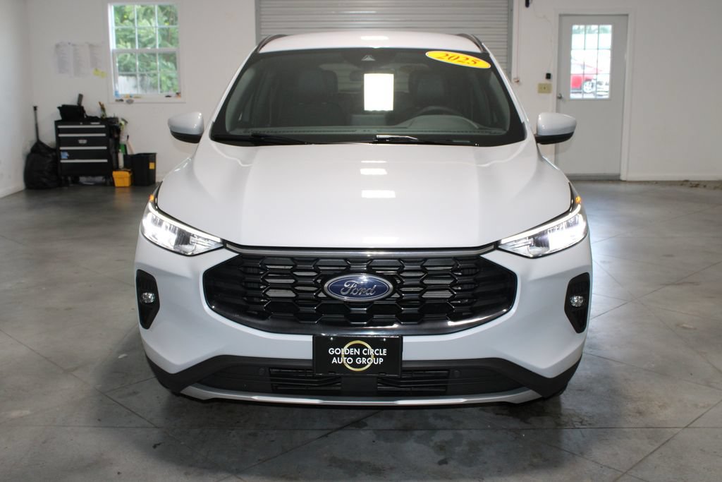 Used 2025 Ford Escape ST-Line Select w/ Class II Trailer Tow Package AWD/4WD image 51