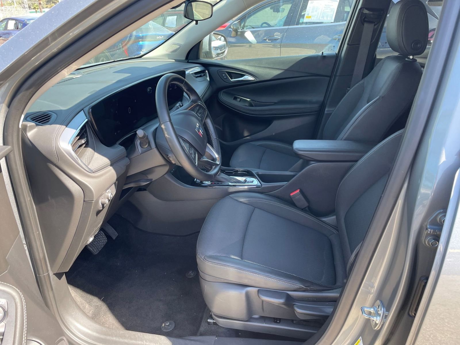 Used 2025 Buick Encore GX Preferred image 27