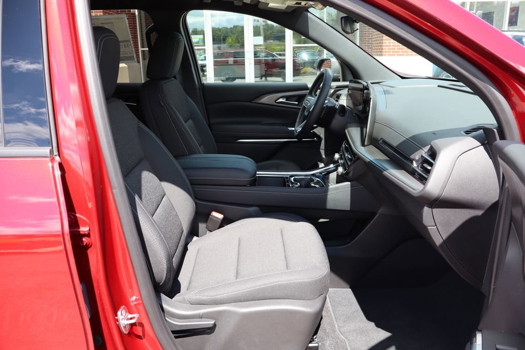 New 2025 Chevrolet Traverse LT w/ Sun and Wheel Package image 48