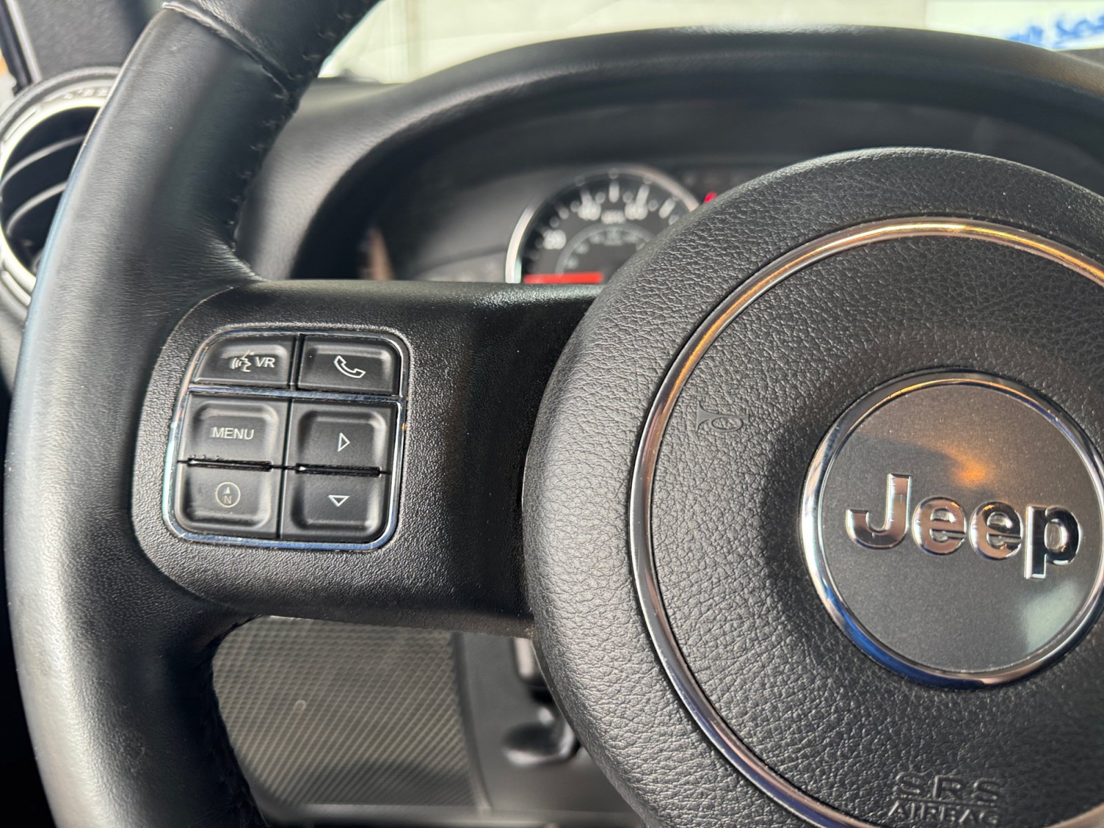 Used 2016 Jeep Wrangler Unlimited Sahara w/ Connectivity Group AWD/4WD image 19