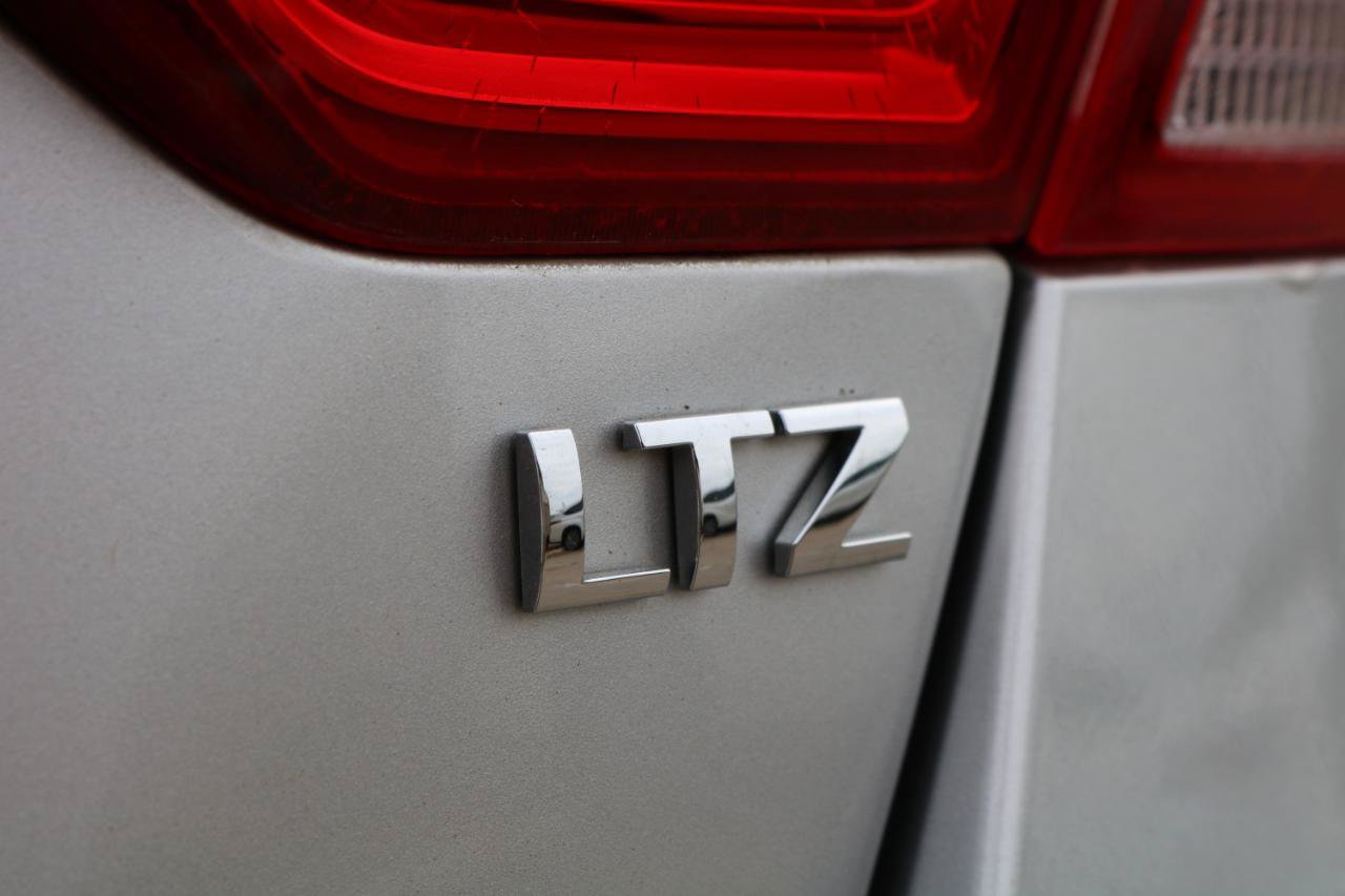 Used 2014 Chevrolet Impala LTZ FWD image 13