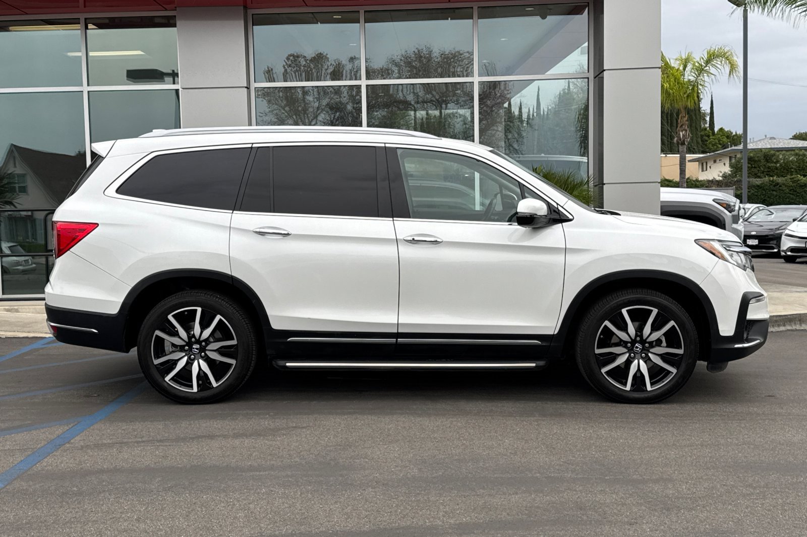 Used 2020 Honda Pilot Touring image 4