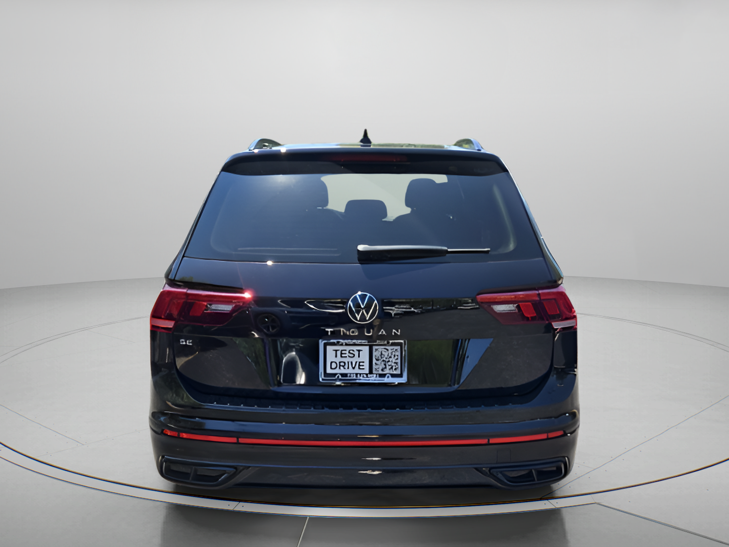 Certified 2023 Volkswagen Tiguan SE R-Line FWD image 4