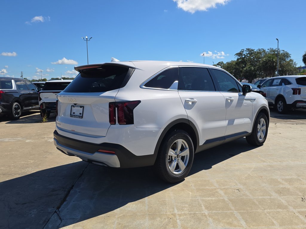 New 2026 Kia Sorento LX FWD image 9