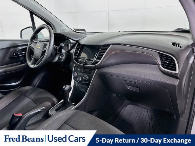 Used 2018 Chevrolet Trax LS FWD image 32