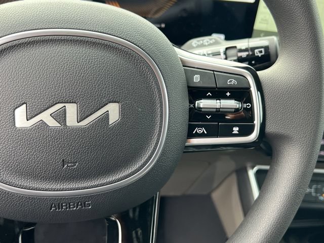 New 2026 Kia Carnival LX FWD image 24