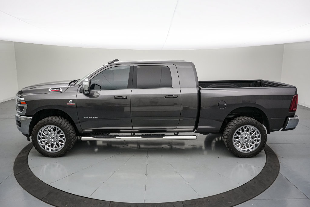 Used 2025 RAM 2500 Laramie AWD/4WD image 8