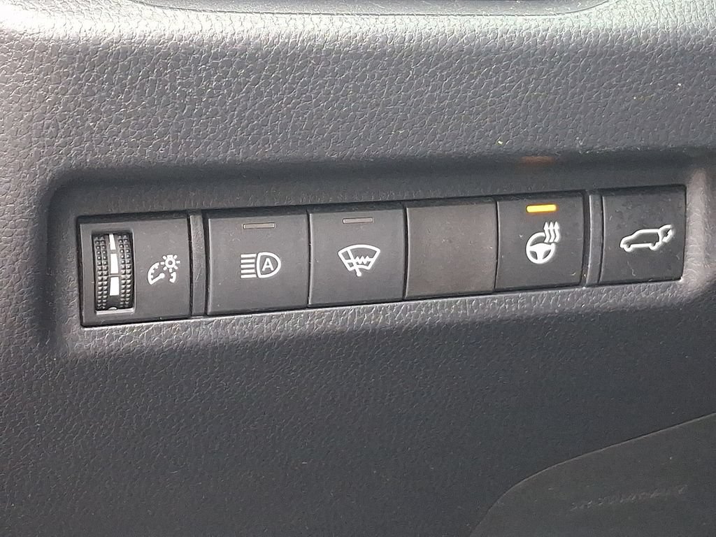 Used 2020 Toyota RAV4 XLE w/ Convenience Package AWD/4WD image 26