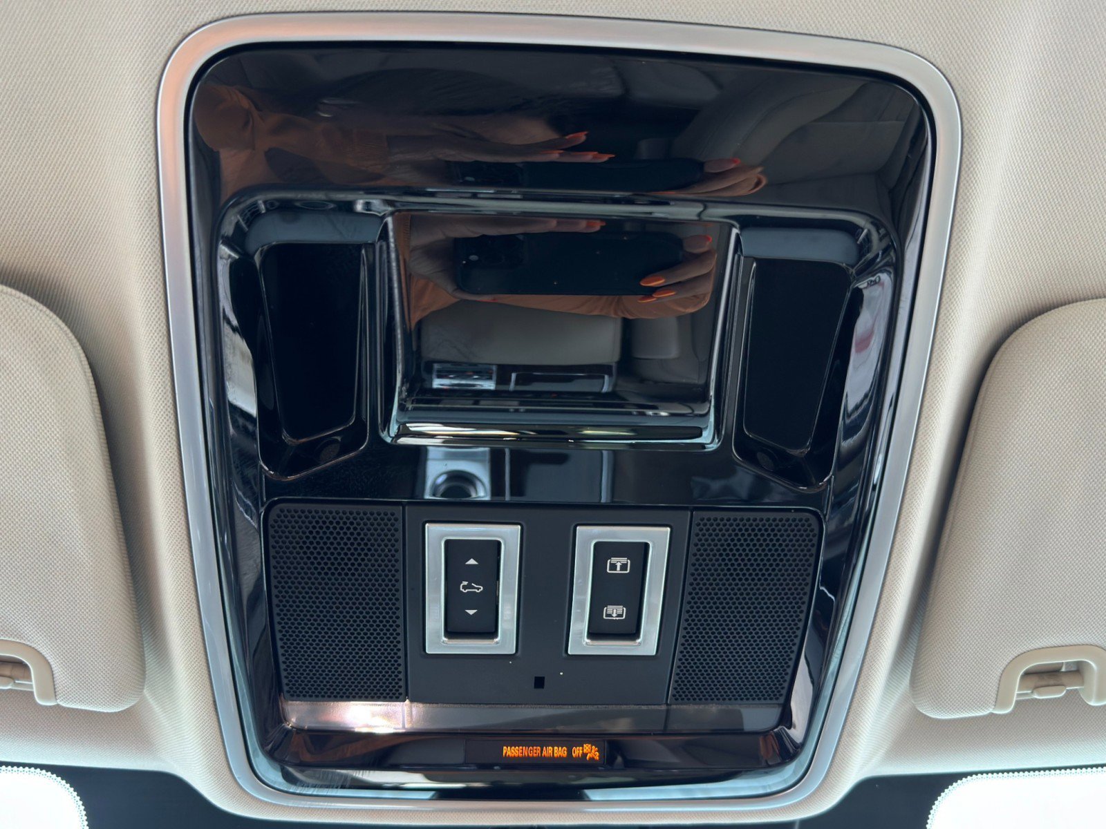 Used 2015 Land Rover Range Rover Supercharged image 31