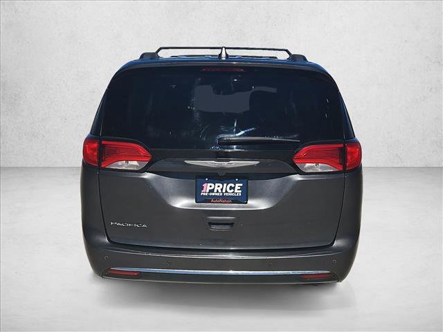 Used 2018 Chrysler Pacifica Touring Plus w/ Tire & Wheel Group image 7