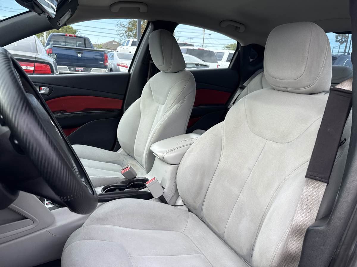 Used 2013 Dodge Dart SXT w/ Popular Equipment Group FWD image 8