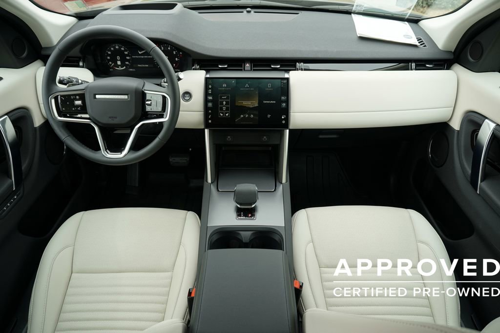 Used 2025 Land Rover Discovery Sport S image 9