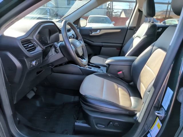 Used 2022 Ford Escape Titanium w/ Titanium Elite Package image 18