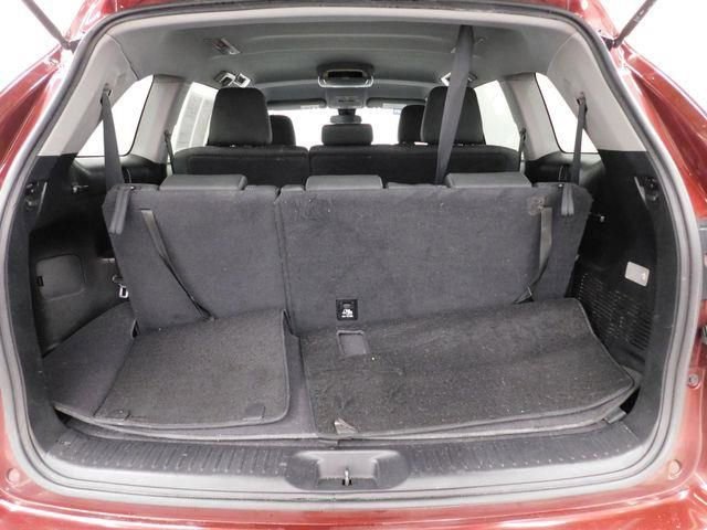 Used 2017 Toyota Highlander LE image 12