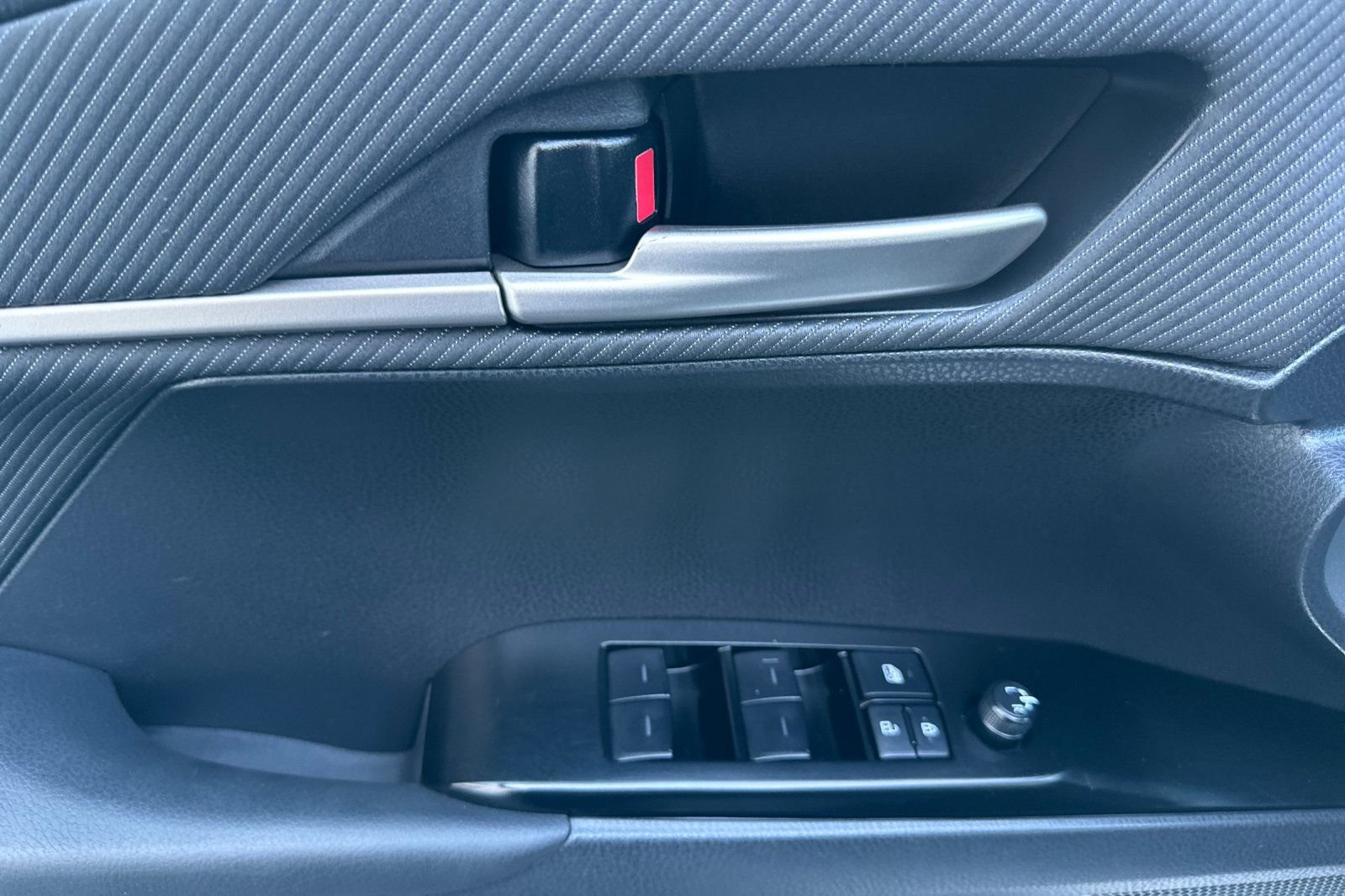 Certified 2025 Toyota Camry SE FWD image 11