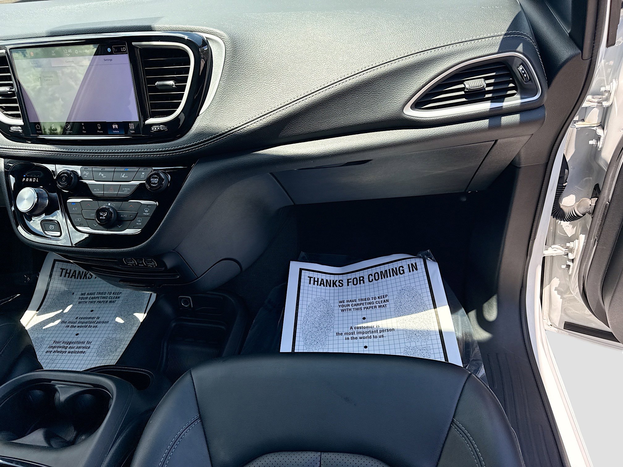 Used 2024 Chrysler Pacifica Limited FWD image 18