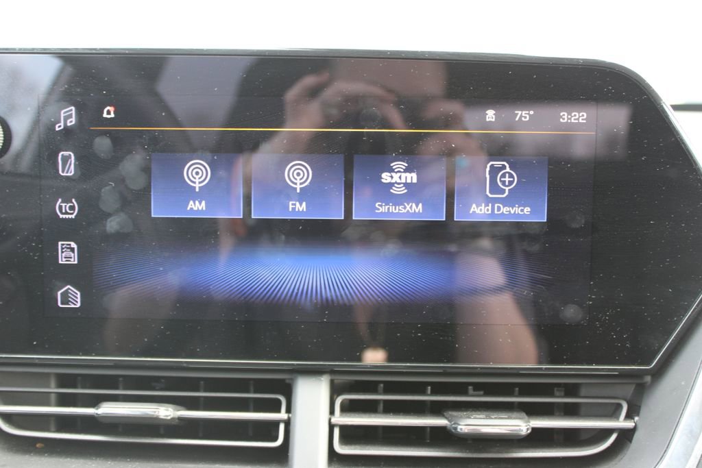 Used 2025 Chevrolet Trax LT w/ LT Convenience Package image 27