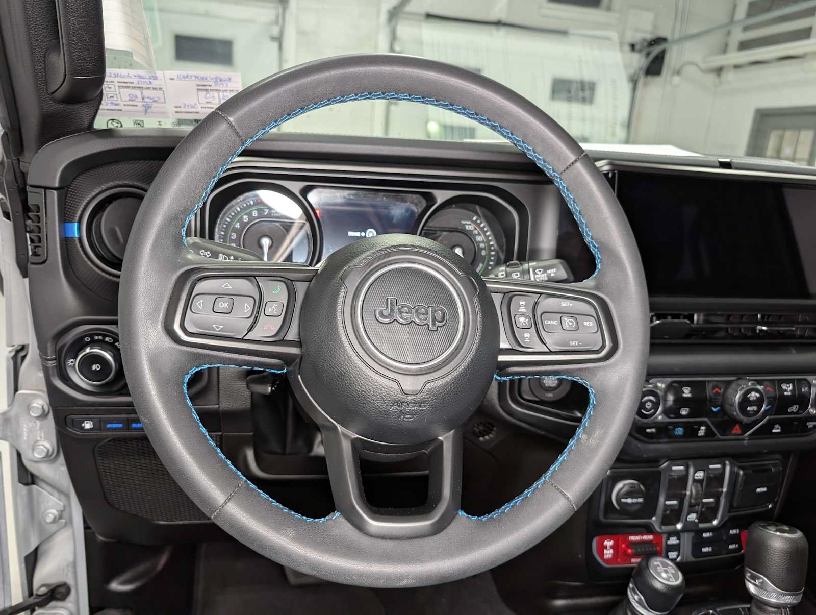 Used 2024 Jeep Wrangler Unlimited Rubicon 4xe AWD/4WD image 40