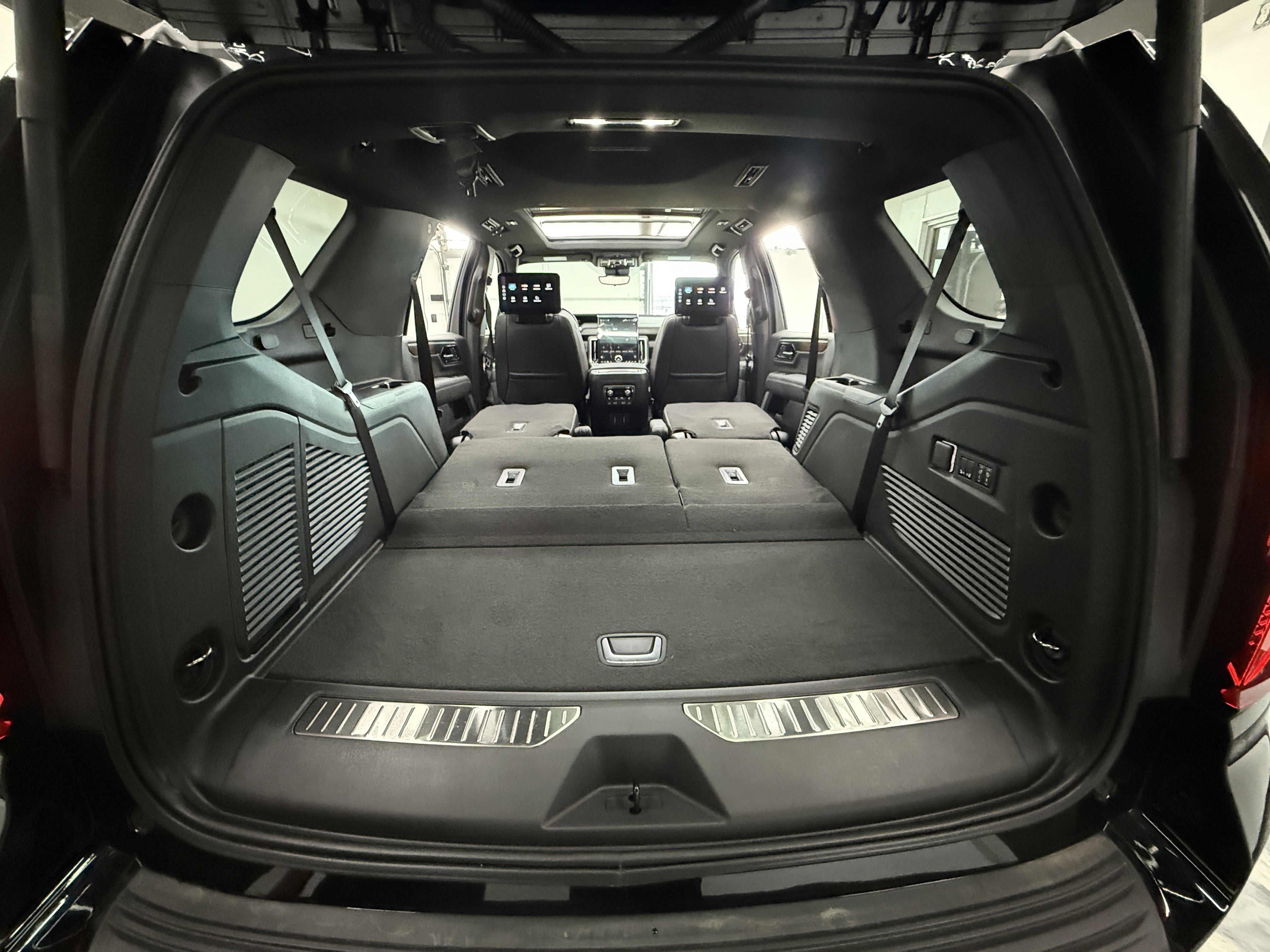 Used 2026 GMC Yukon Denali w/ Denali Reserve Package image 34