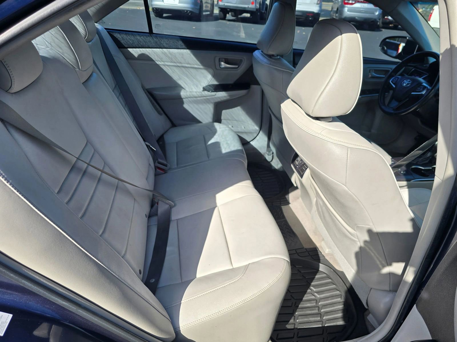 Used 2016 Toyota Camry XLE FWD image 11