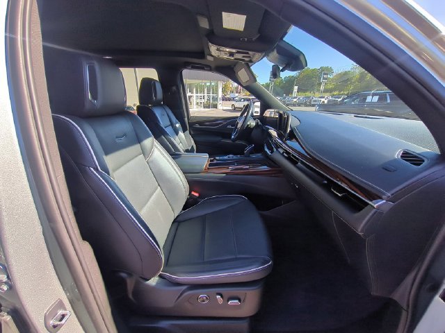 Used 2023 Cadillac Escalade Premium Luxury AWD/4WD image 37