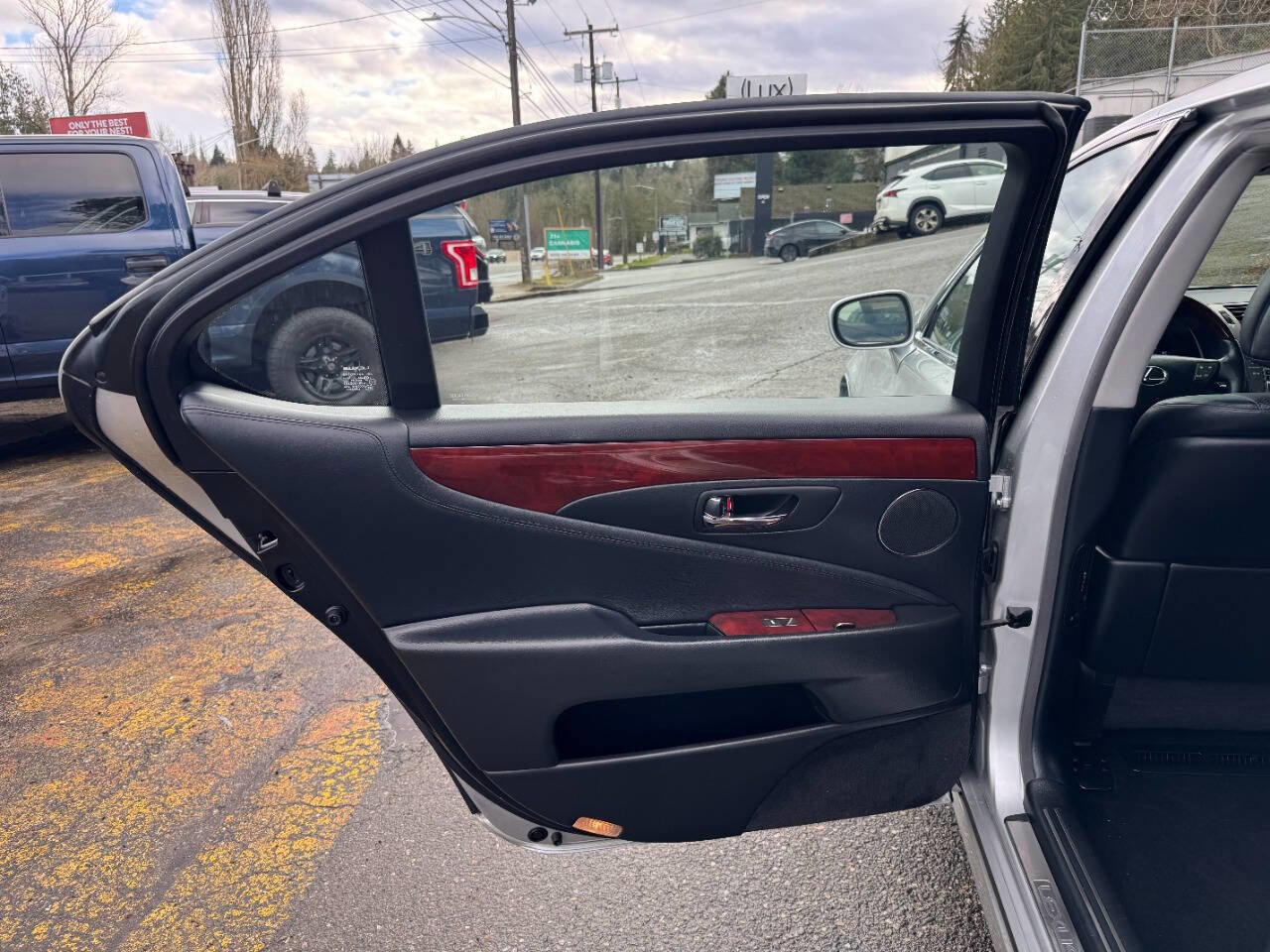 Used 2008 Lexus LS 460 L image 35