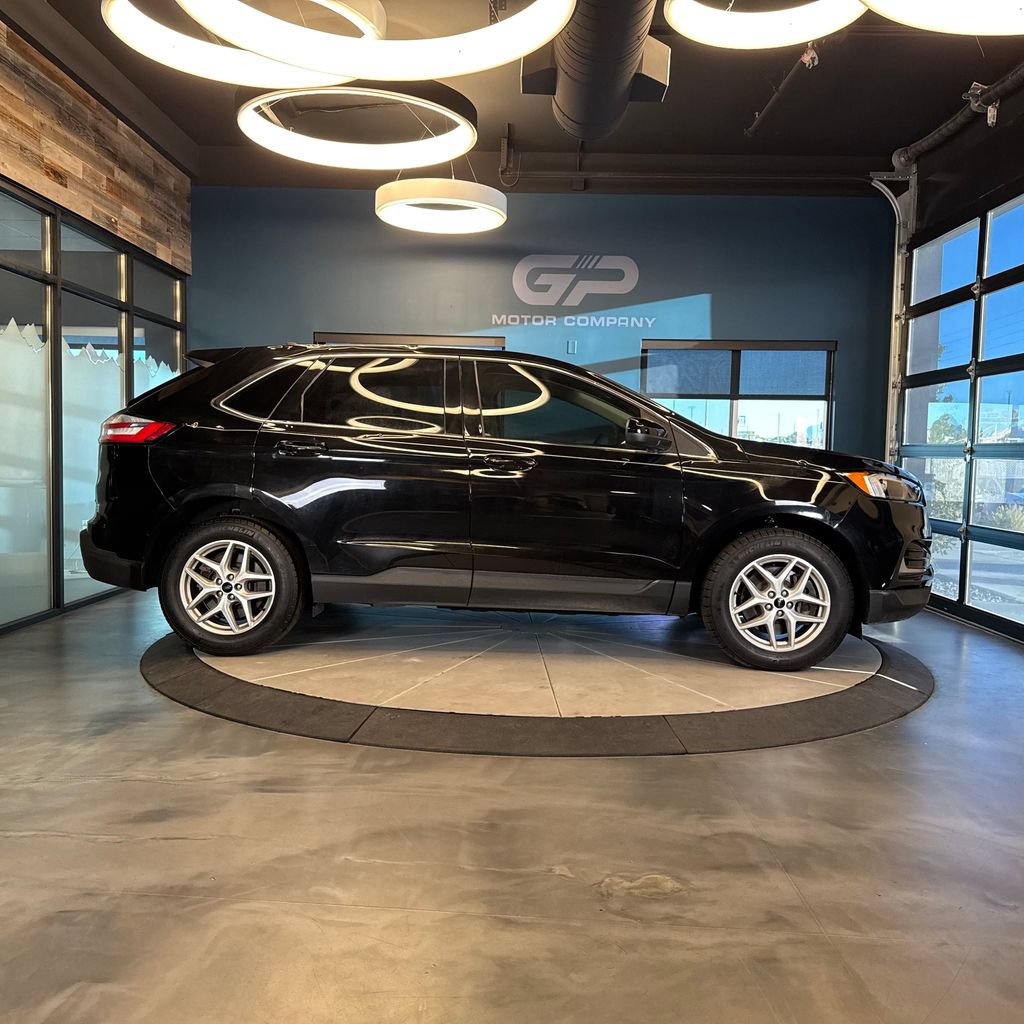 Used 2023 Ford Edge SEL AWD/4WD image 2