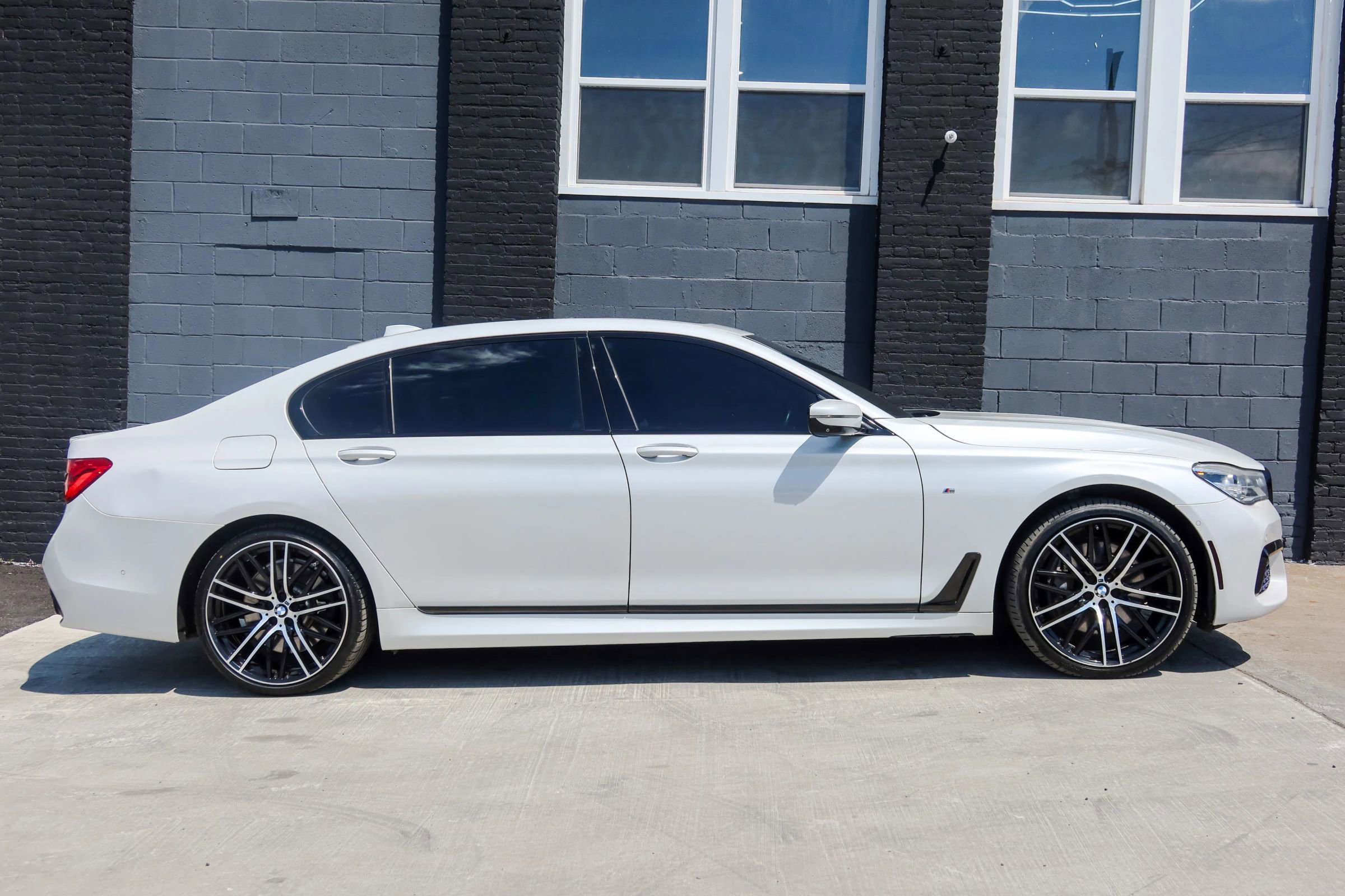 Used 2016 BMW 750i xDrive AWD/4WD image 6
