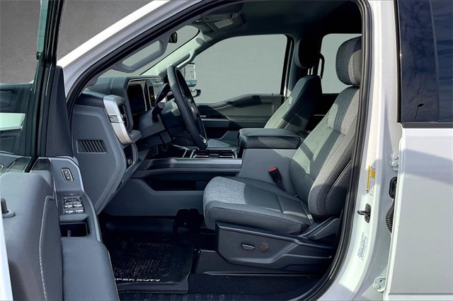 New 2026 Ford F250 XLT w/ XLT Premium Package image 9