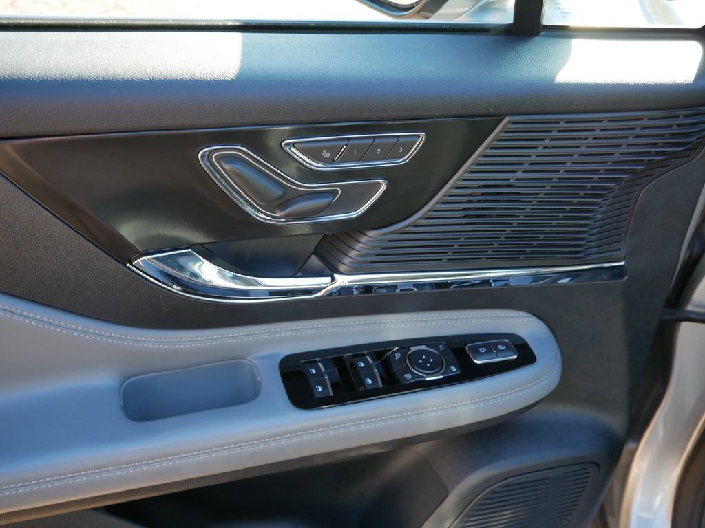 Used 2021 Lincoln Corsair FWD w/ Equipment Group 101A image 15