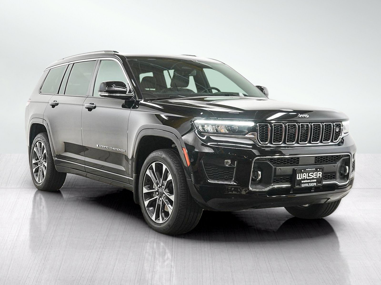 Used 2021 Jeep Grand Cherokee L Overland w/ Advanced Protech Group III AWD/4WD image 7