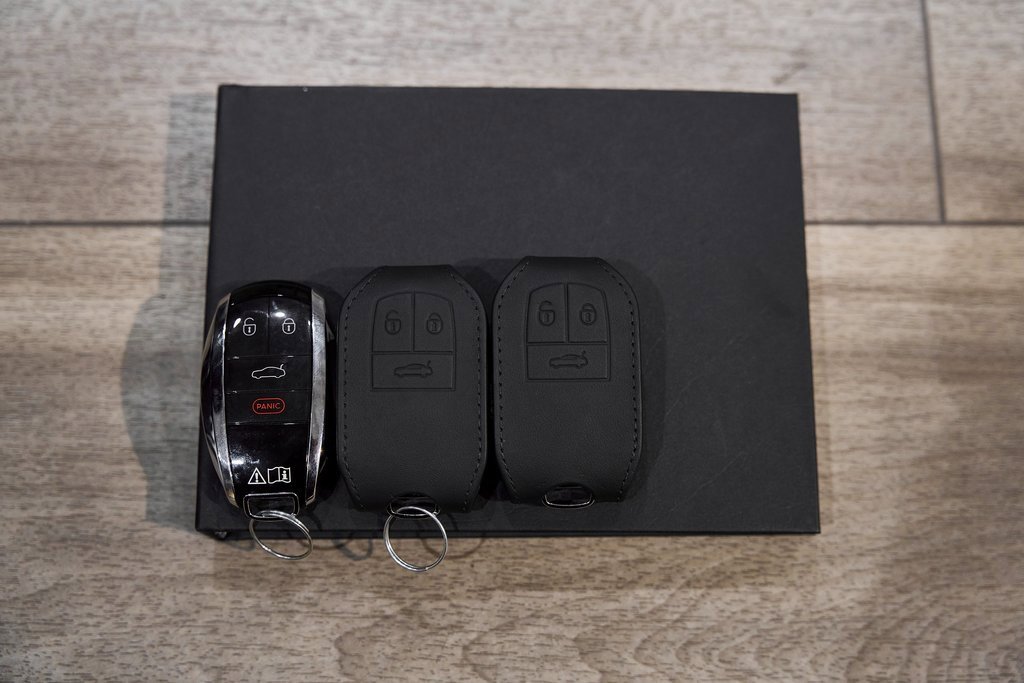 Used 2024 Bentley Flying Spur S V8 image 73