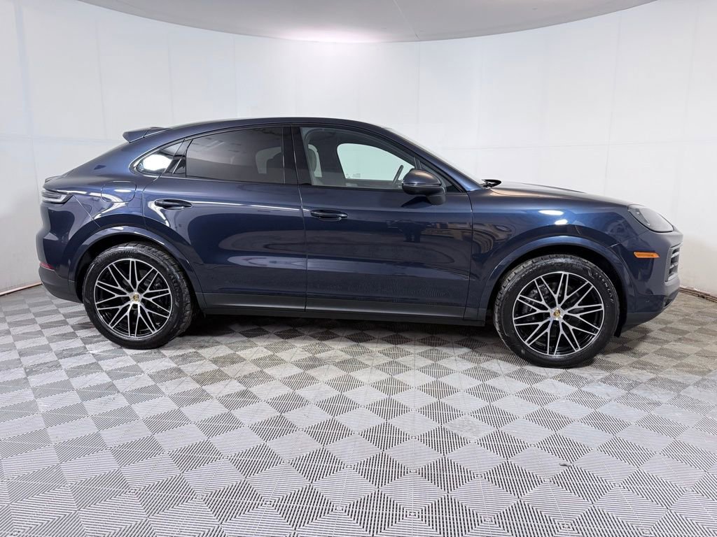 Used 2024 Porsche Cayenne Coupe image 8