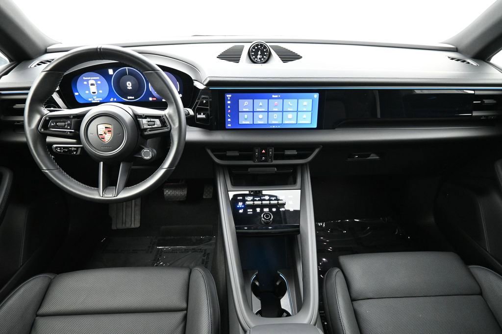 Certified 2025 Porsche Macan Electric RWD image 6