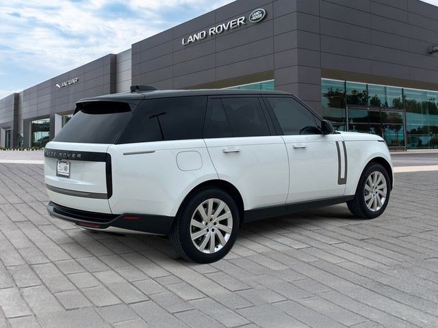 Used 2025 Land Rover Range Rover SE AWD/4WD image 5