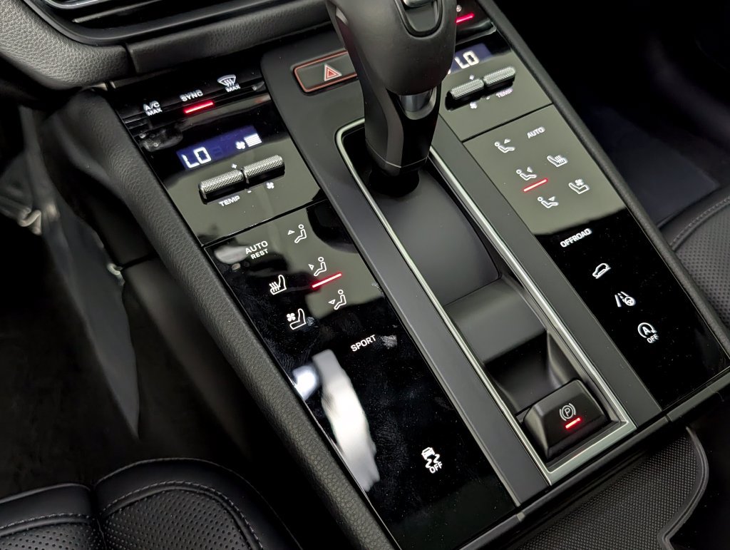 New 2026 Porsche Macan AWD/4WD image 35