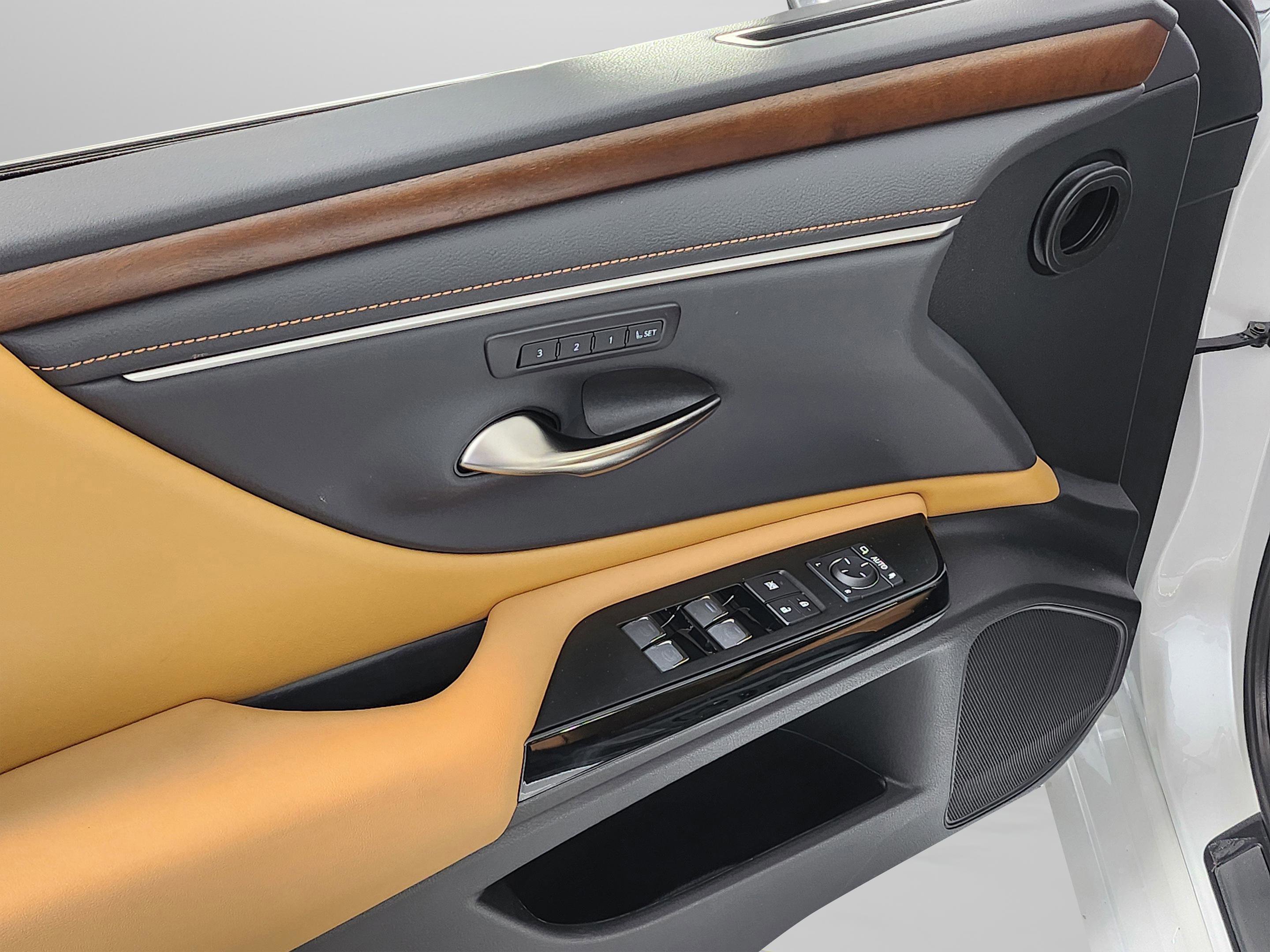 New 2025 Lexus ES 350 w/ Premium Package image 13