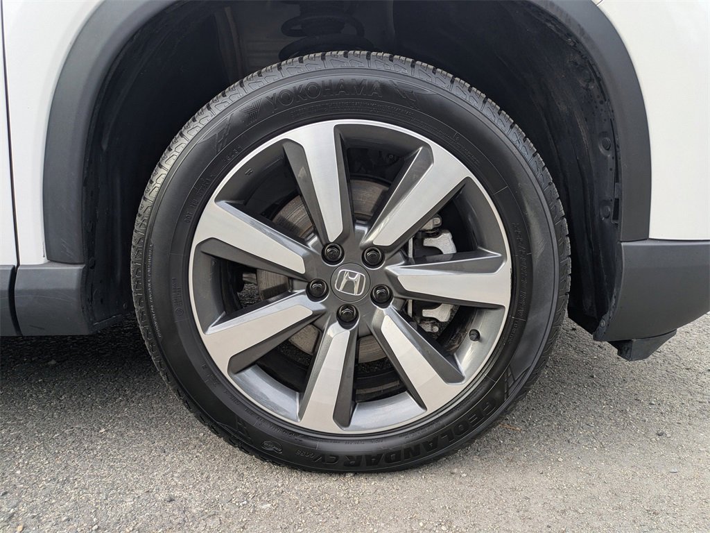 Used 2025 Honda Pilot Touring image 11