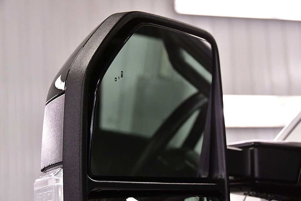 Used 2025 Ford F250 Platinum w/ FX4 Off-Road Package image 15