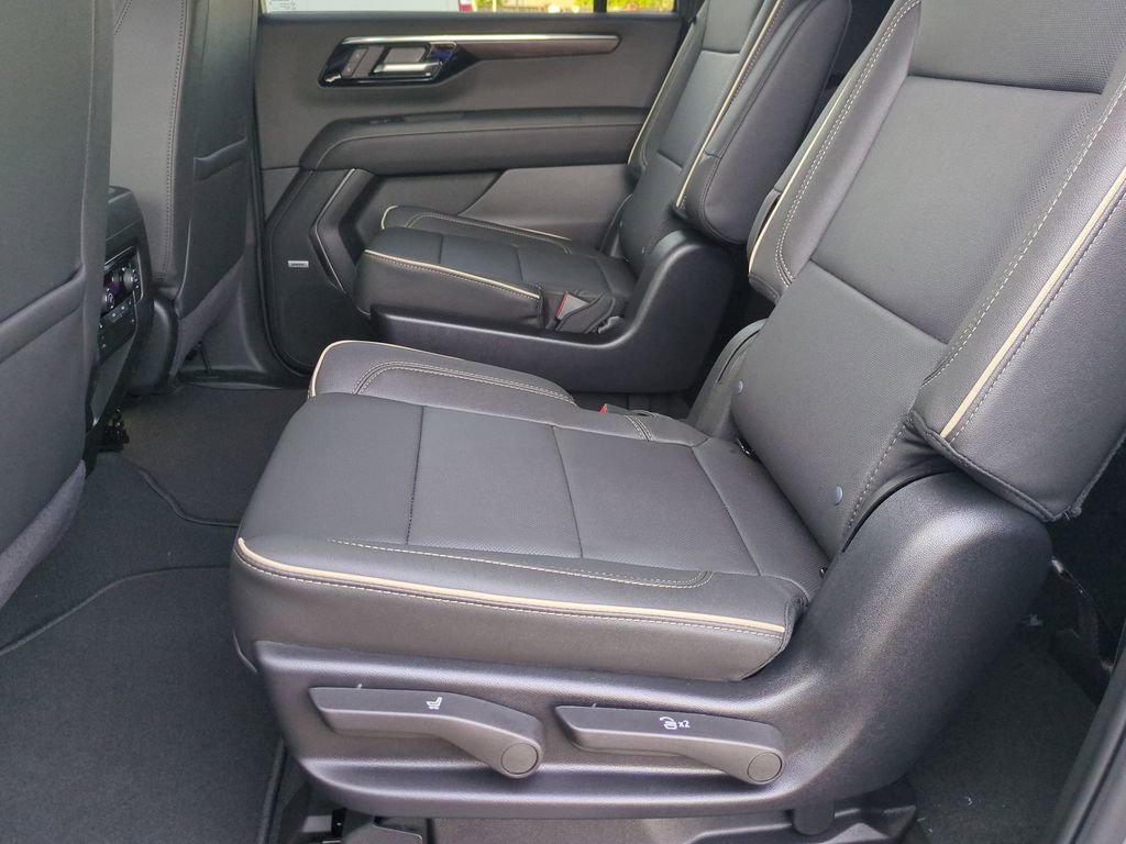 New 2026 Chevrolet Suburban Premier image 25