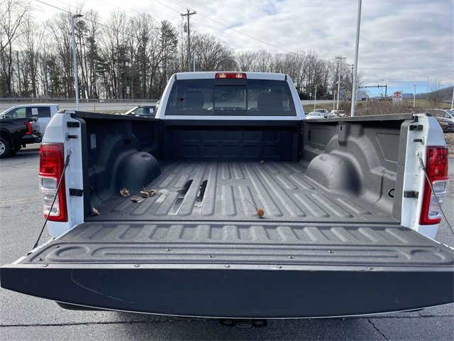Used 2024 RAM 2500 Tradesman w/ Chrome Appearance Group image 13
